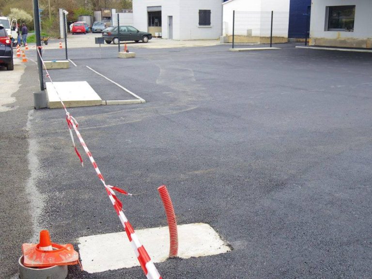 enrobe noir parking saint nazaire 44