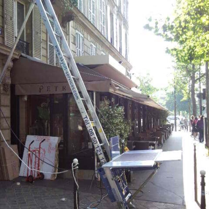 Pour vos travaux, soyez à la hauteur avec une échelle élévatrice